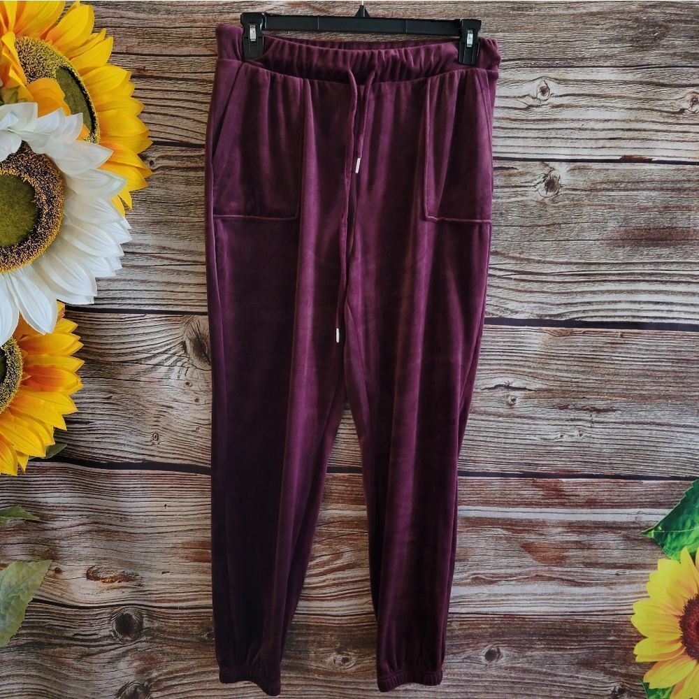 Grave Fame Women's Causal pants plum NWT